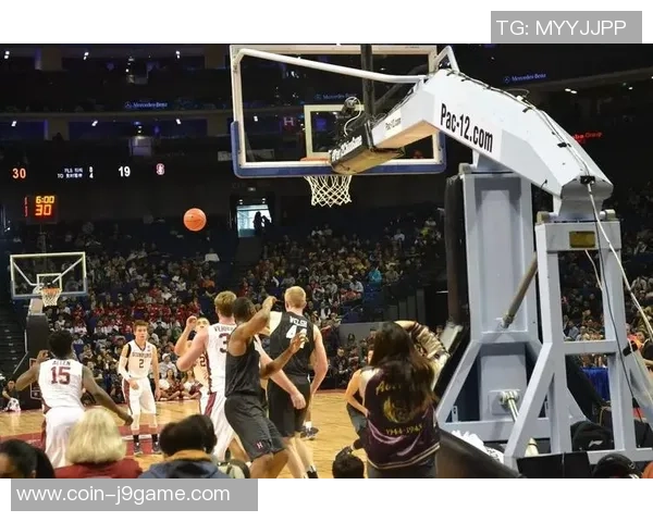 激情四溢的篮球现场播报带你领略比赛的每一个精彩瞬间